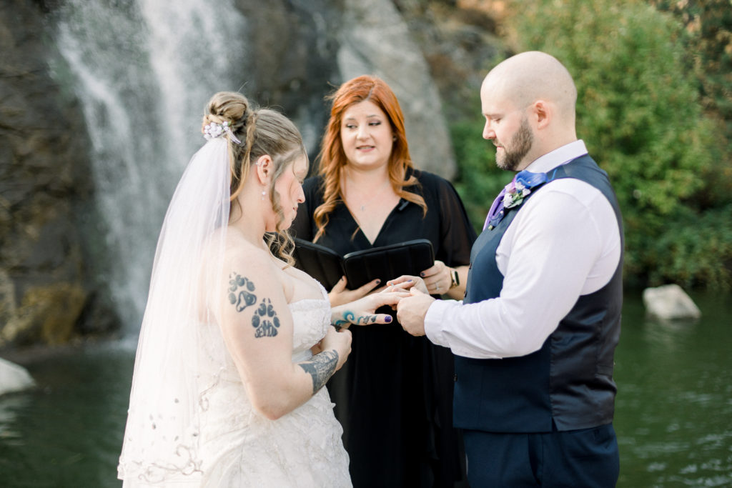 Spokane intimate wedding photographer